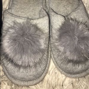 Barely worn Victoria’s Secret Gray slippers